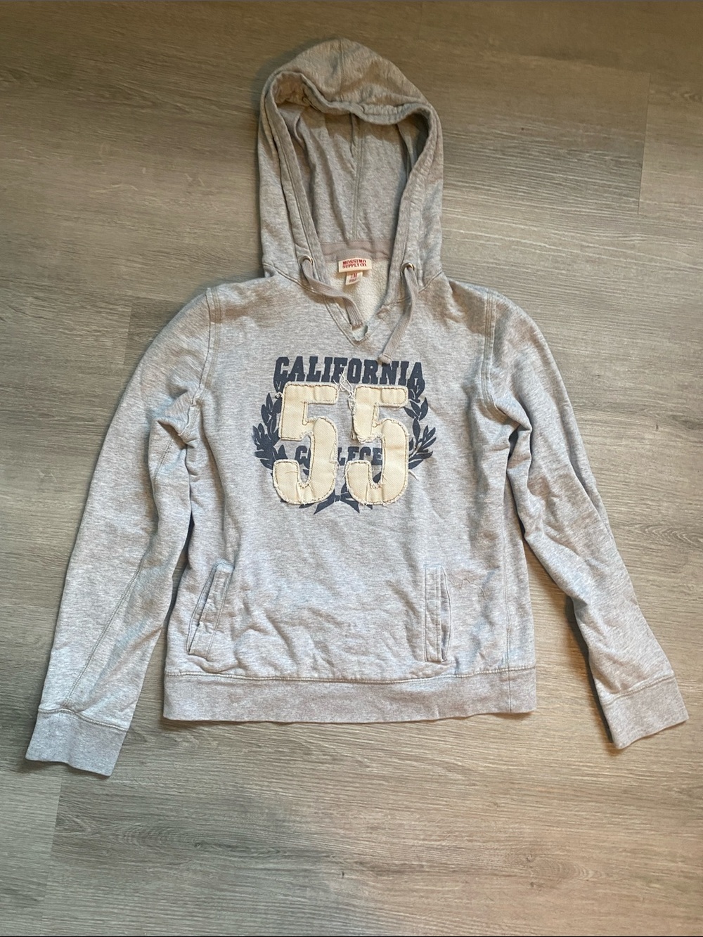 Mossimo Supply Co. Gray Hooded V-Neck Sweatshirt with Navy & Cream Graphic